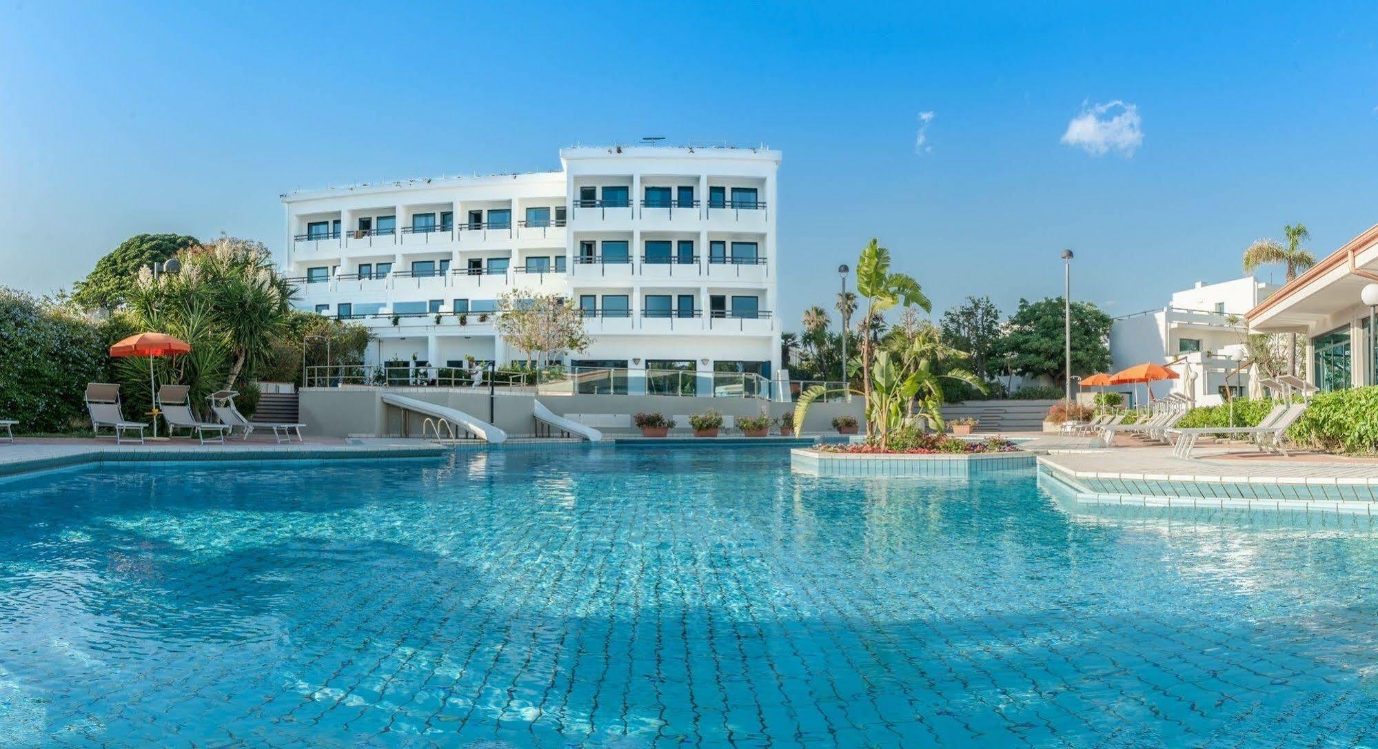 Acacia Marina Hotel Marina di Ragusa Kültér fotó