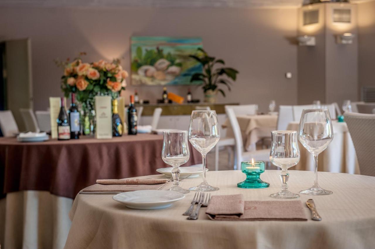 Acacia Marina Hotel Marina di Ragusa Kültér fotó